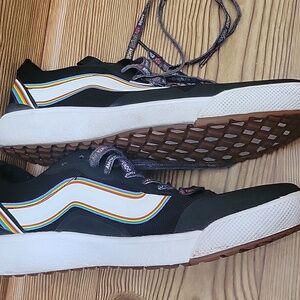 Vans UltraRange Exo Pride Black True White UltraCush Shoes Men's Size 11